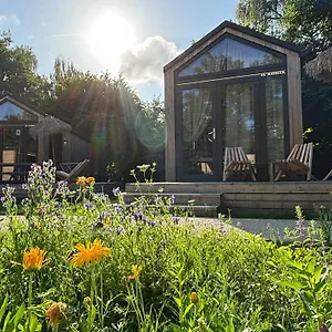 4* Resort Urban Gardens